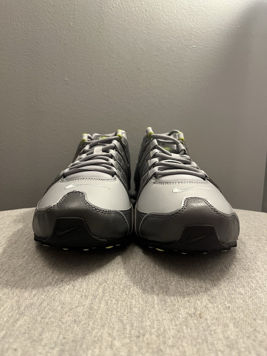 Nike Shox NZ Dark Grey/Wolf Grey/Volt Athletic Men display picture 2