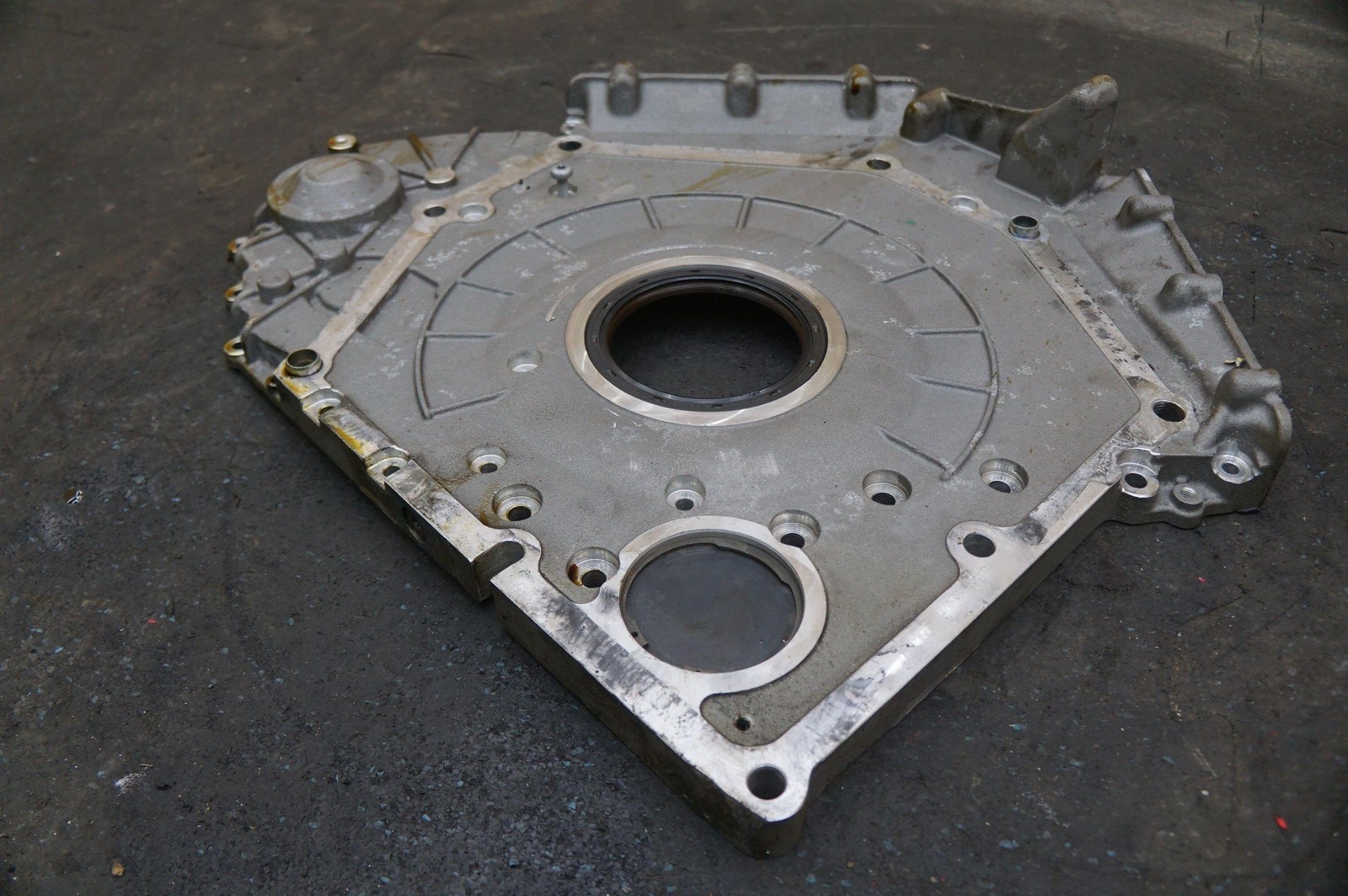 5.2l V10 Engine Timing Chain Cover Plate 07L103173 OEM Audi R8 Lms Gt4 2018