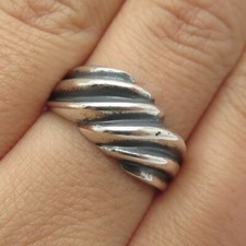 925 Sterling Silver Vintage Ribbed Ring Size 7.75