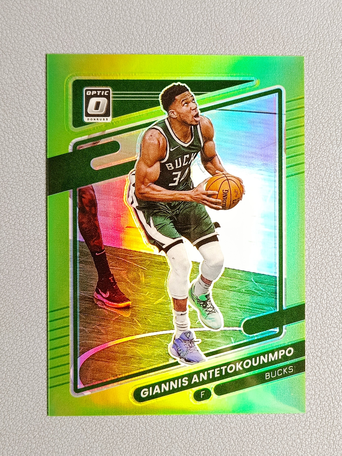 2021-22 Donruss Optic Giannis Antetokounmpo 142/149 Lime Green Holo Prizm #31