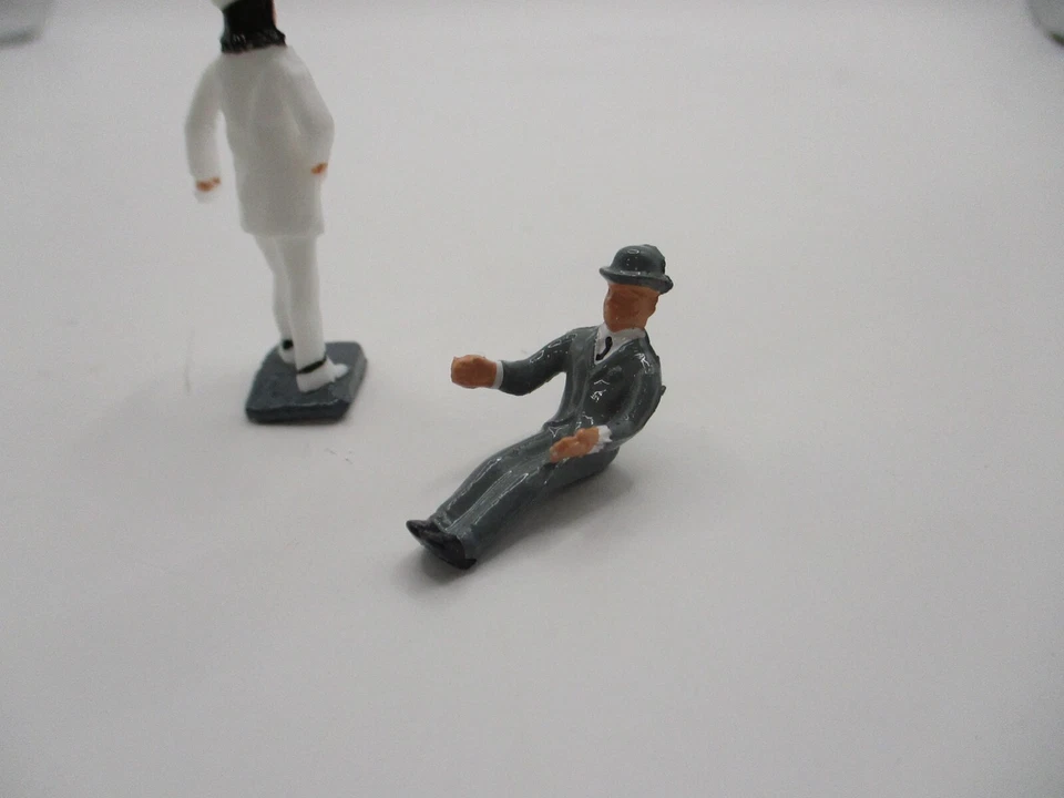 CORGI TOYS GS-40  REPLACEMENT FIGURES  JOHN STEED AND EMMA PEEL ONLY NO VEHICLE - Image 4 of 4