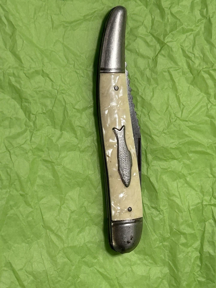 Cuchillo de Pesca Imperial EE. UU. De Colección Incrustación de Peces Hoja Dentada y Escalador Anuncio en Mango Foto 2 de 4