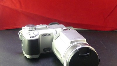 Sony Cyber-shot DSC-F717 5MP Carl Zeiss Vario-Sonnar T Digitalkamera Top Zustand