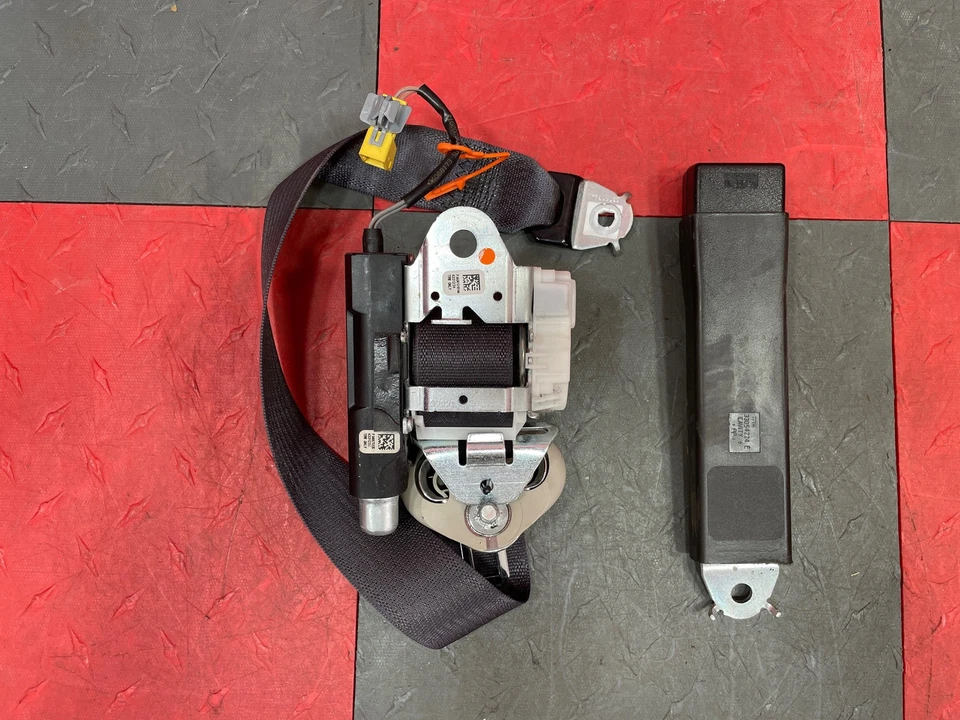 2011-14 Sierra Denali 2500 cabine dianteira de passageiros FIVELA E RETRATOR ÉBANO-197 - Imagem 3 de 4