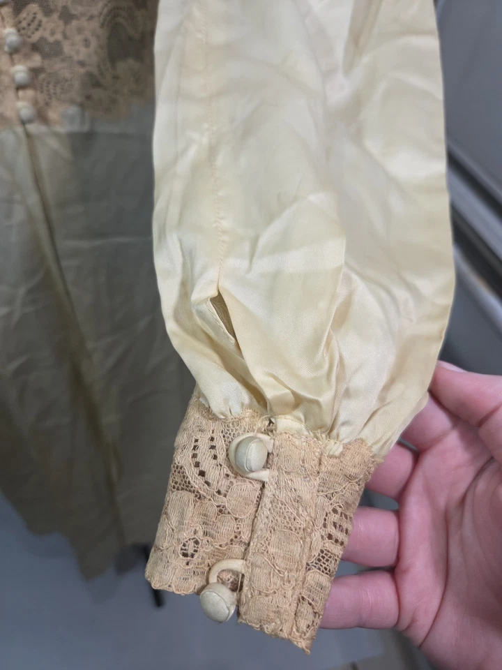 Antique 1920s Dressing Gown Robe Ivory Liquid Satin Old Hollywood Ecru Lace - Image 3 of 4