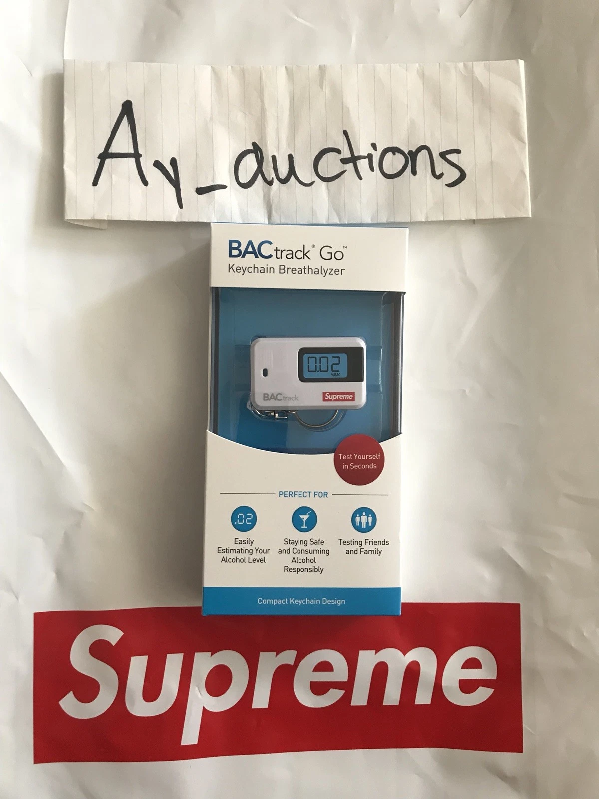 Porte clés Supreme BACtrack Go alcootest blanc authentique *en main*