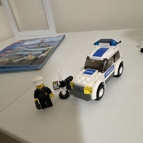 LEGO City Police car 2008 7236 complete set!