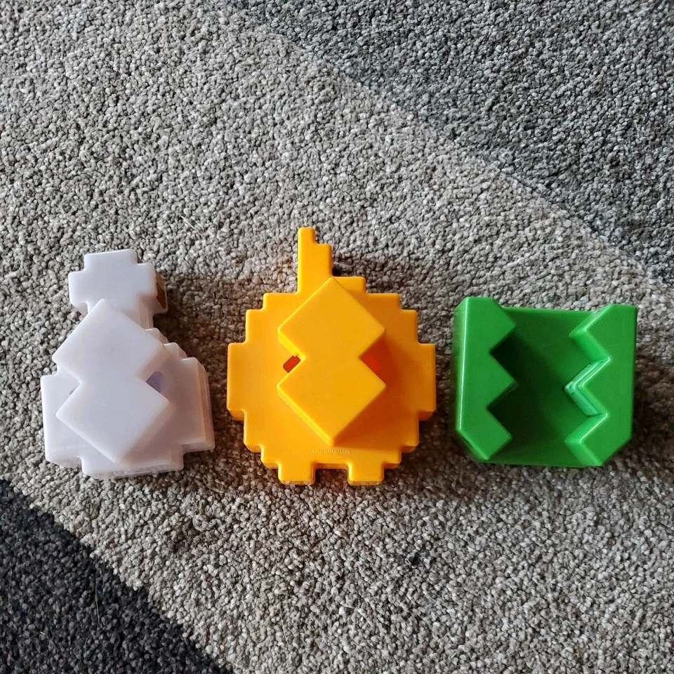 Minecraft Golden Apple Gapple, Potion Bottle & Belt Clip Steve Cosplay Accessory - Image 2 of 4