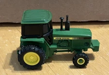 JOHN DEERE FWA TRACTOR, MOTORIZED, 1/64 scale by ERTL 4X50 series