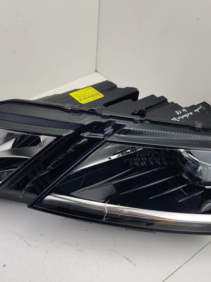 Octavia 3 5E Facelift Scheinwerfer links LED 5E1941015E ohne Steuergeräte💥 - Bild 3 von 4