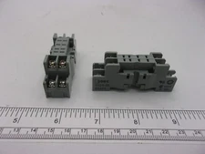 (LOT OF 2) IDEC SY25-05 POWER SOCKET, 0621C