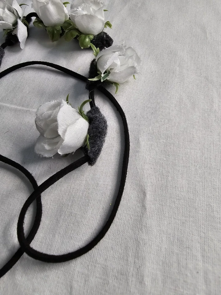 Diadema corona flor blanca, diadema boda Foto 4 de 4