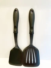 2 Spatulas Made in USA Black Nylon Heat Resistant to 420
