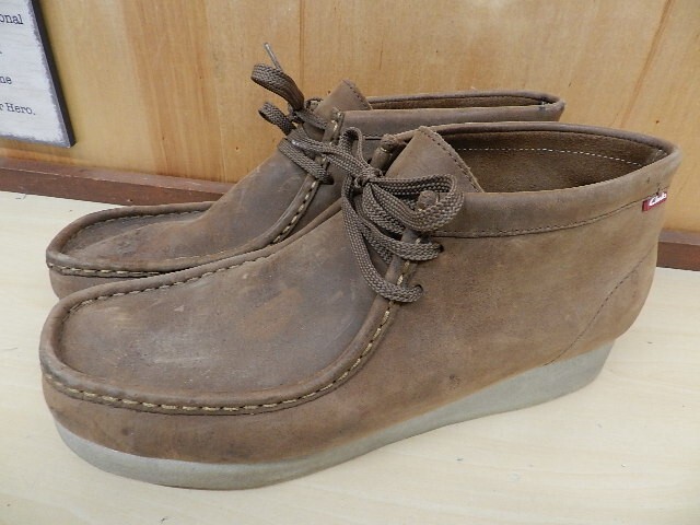 Clarks Stinson HI Ankle Leather Chukka Style Boot Men display picture 2