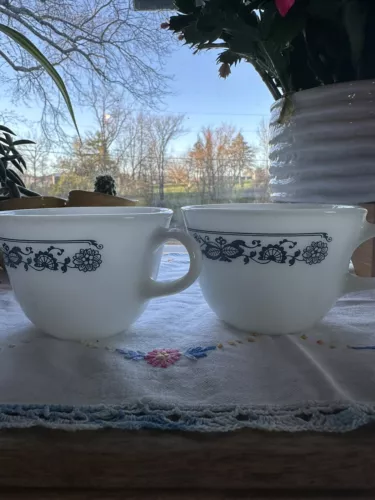 Vintage PYREX Corelle Old Town Blue Coffee Tea Cup Mug (2)