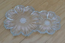 Multi-compartment Flower Shaped Glass Bowl