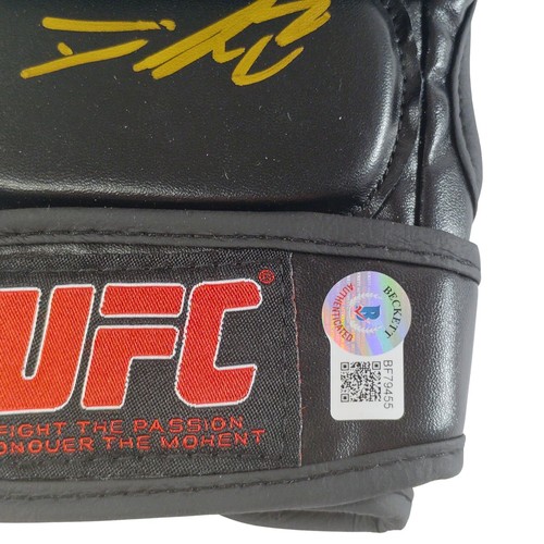 Dominick Reyes Signed UFC Glove Beckett Authentic MMA Autograph Memorabilia COA - Picture 3 of 6