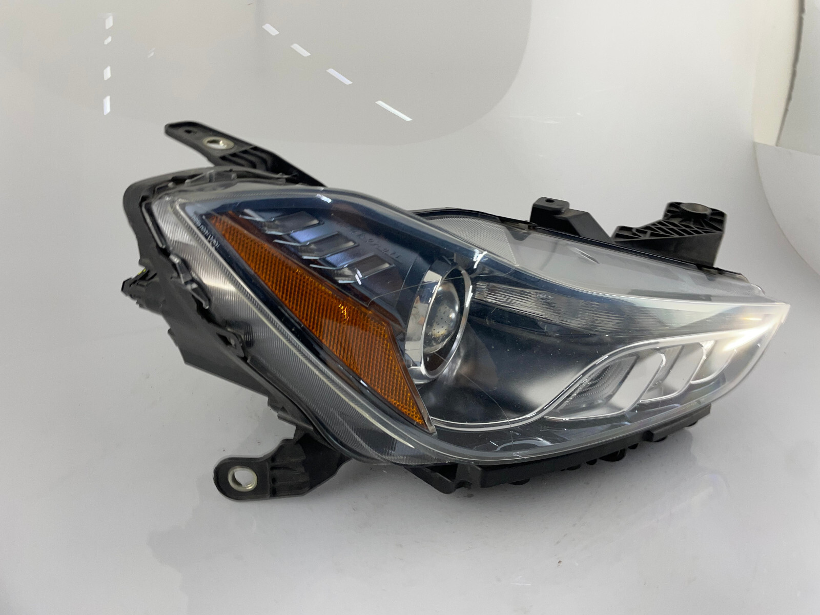 OEM | 2014 -- 2019 Maserati Ghibli HID Xenon LED Headlight (Right/Passenger)