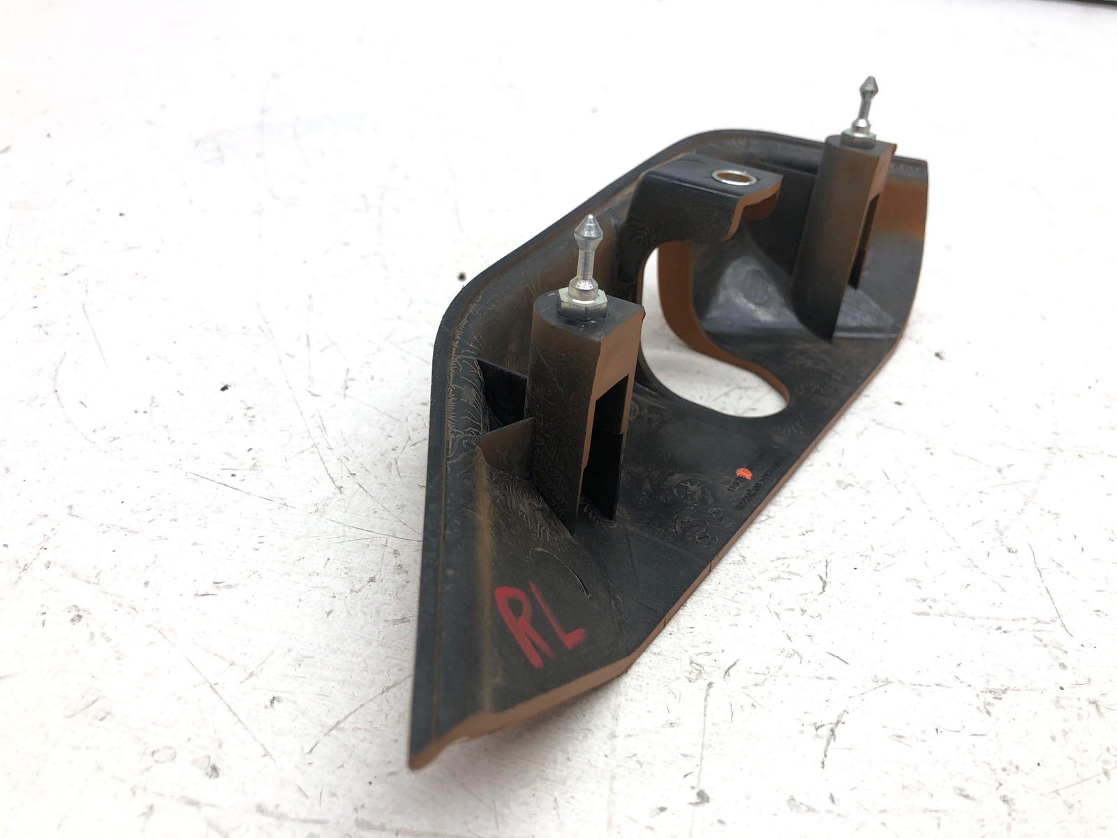 2017-2020 FERRARI GTC4LUSSO LEFT REAR LATCH STRIKER COVER CUOIO 82224900 OEM