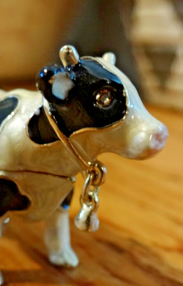 Vintage Collectible “Monet” Enamel Cow Trinket Box - Image 3 of 4