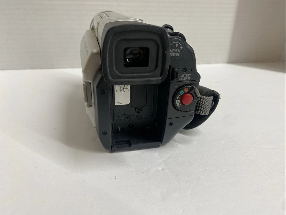 JVC GR-DVL305U MiniDV Camcorder 250x Zoom Untested No Battery A2 - Image 2 of 4