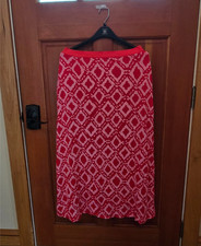 2 Long skirts size L fresh produce