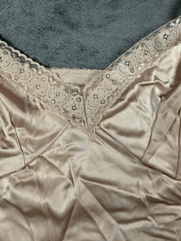 Lencería Vassarette Slip para mujer 40 dorados encaje ribete nailon camisón correas EE. UU. Foto 4 de 4