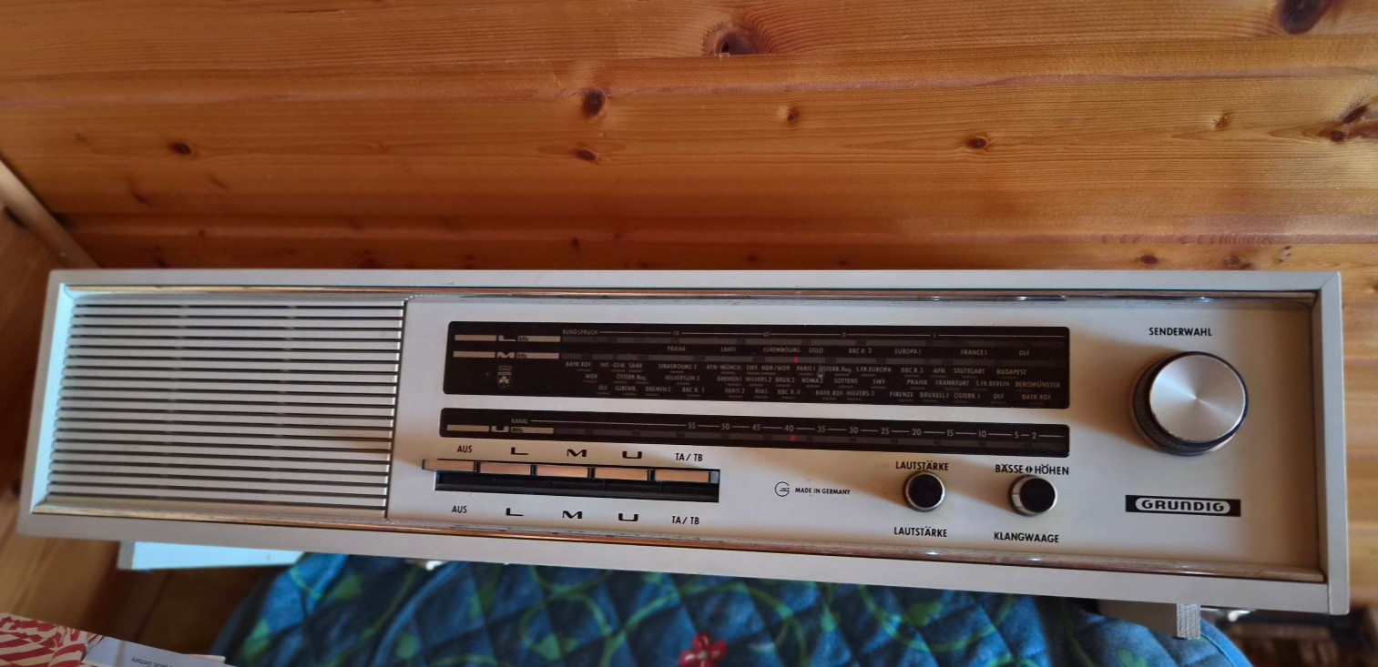 Retro Vintage Transistorradio Grundig RF115 - Baujahr ca. 1968-72 - weis