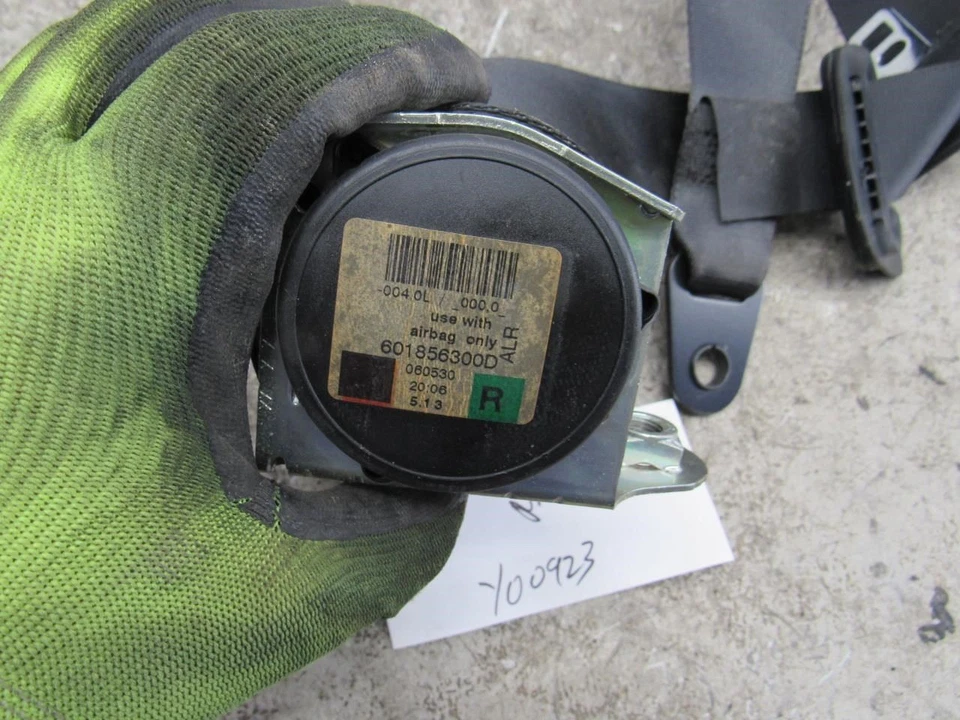 2004 2006 Mini Cooper Hard top right passenger side front seat belt retractor OE Foto 3 de 4