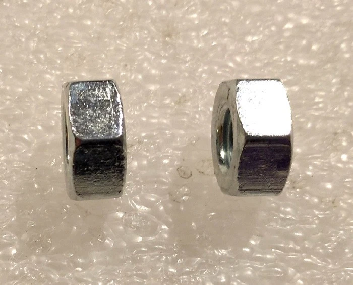 DADO ALBERO MOTORE SCOOTER MINARELLI 50cc M10x1,25 CHIAVE DA 17 55951 2 PEZZI - Immagine 2 di 2