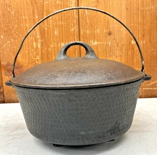 Vintage Cast Iron Wagner Ware Lid w Hammered Unmarked Dutch Oven Bottom Base Pot