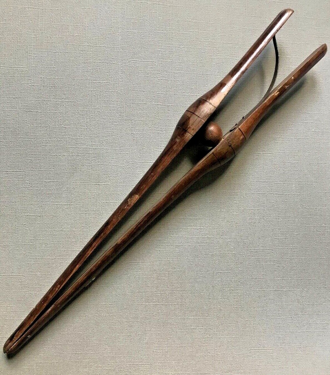 Pince à Gants Ancienne En Bois – Longueur 30 Cm – Vintage – Décoration Ou Rangement
