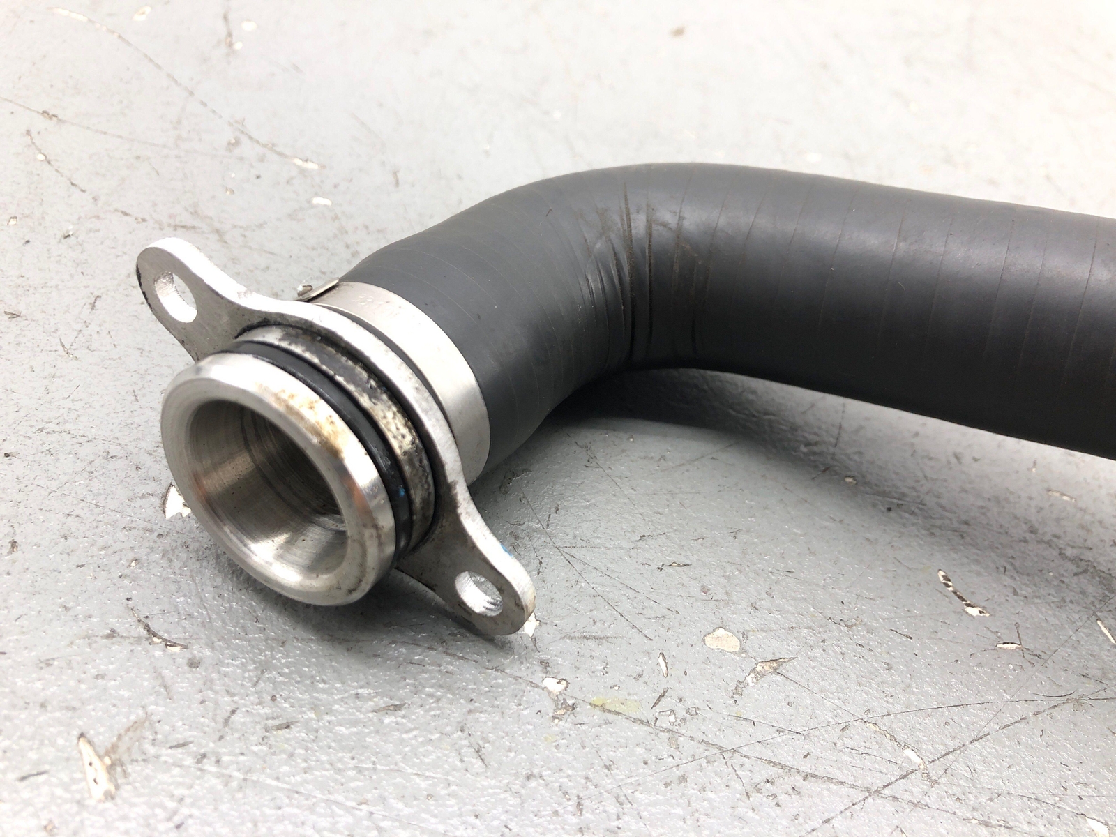 2020-2023 MCLAREN GT 4.0L ENGINE WATER COOLANT HOSE PIPE LINE 22FA096GP OEM 2021