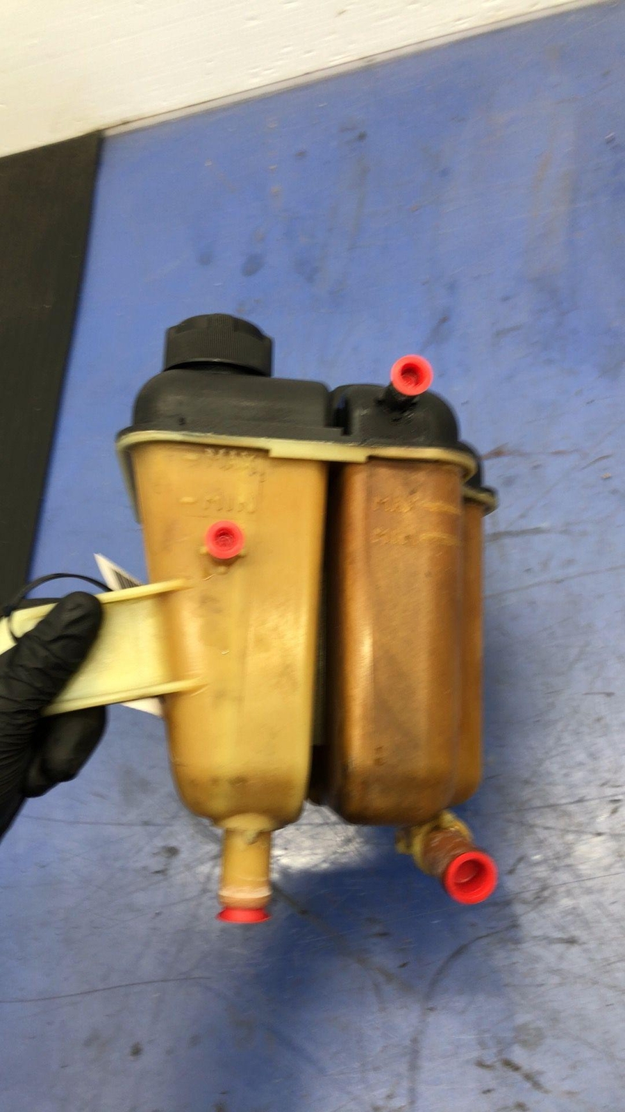 Maserati Ghibli 2014-2021 Coolant reservoir