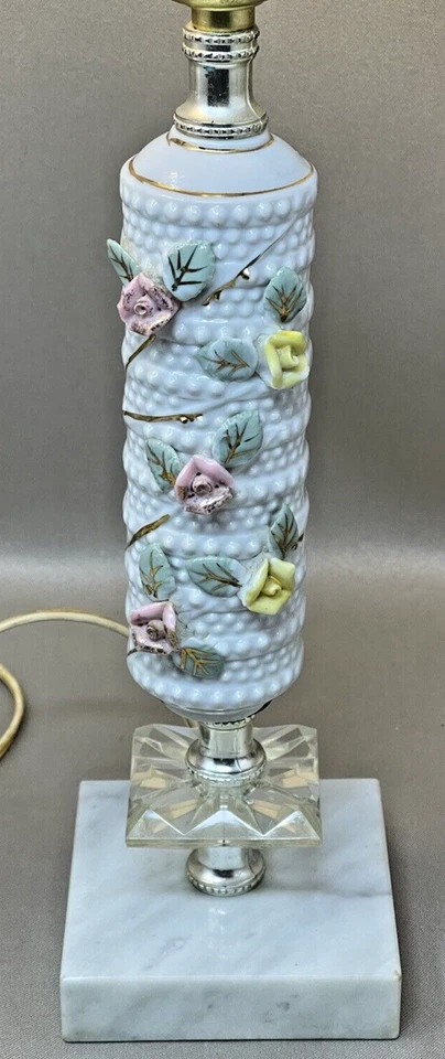 DOS 12" Lámparas Boudoir Vintage Casi Como Nuevas Blanco Porcelana Capodimonte Estilo Floral Foto 4 de 4