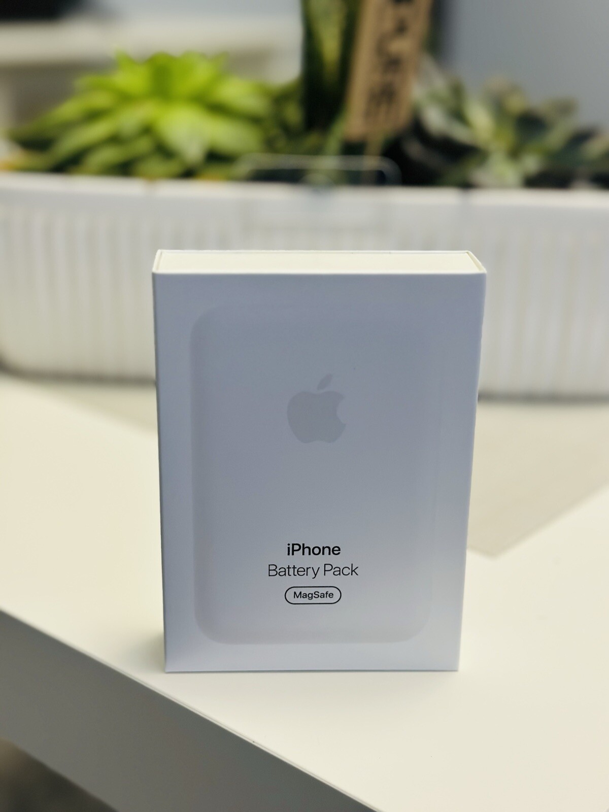 Apple MagSafe battery Pack White Portable Charger Booster