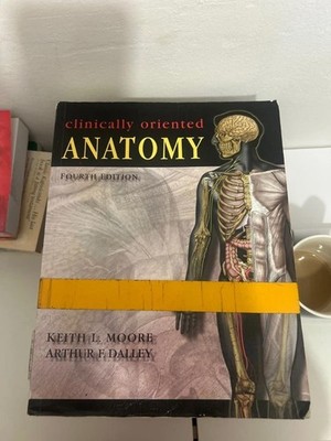 Clinically oriented Anatomy 4th edition learning book textbook doctor