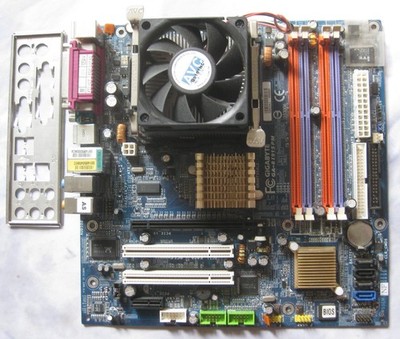 GIGABYTE GA-8I915PM mit CPU Intel Pentium 4 / Blende / LGA775
