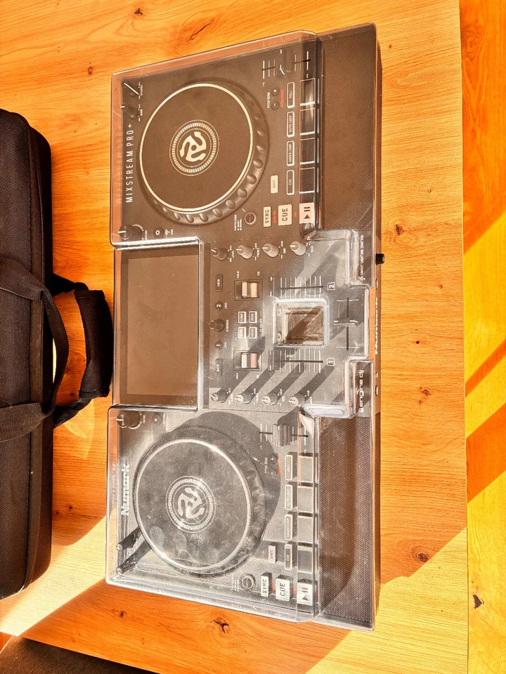 NUMARK Mixstrem Pro+. Standalone DJ Controller - Bild 4 von 4