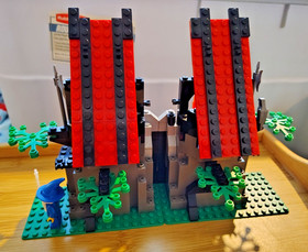 Lot of 2 Vtg Lego Castle Majisto's Magical Workshop 6048 & Catapult Crusher 6032