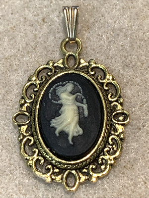 NEW LISTING**HUGE SALE **VINTAGE ZODIAC PENDANT. black/gold-NEW- ''VIRGO''
