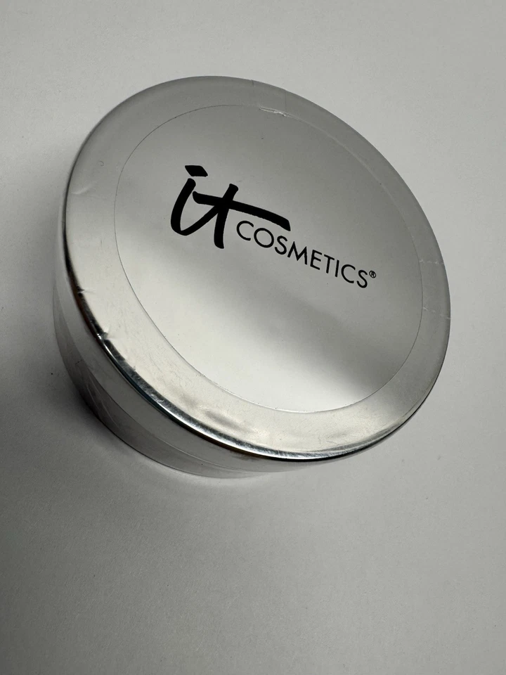 NEW IT Cosmetics Bye Bye Pores Finishing Powder Rich Tinted Skin-Blurring 2.7 g - Image 3 of 4