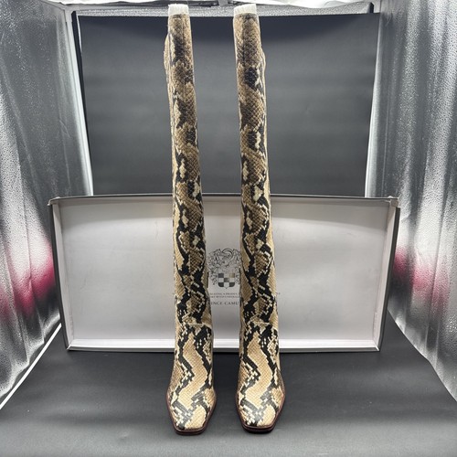 Nuevas Botas de Vestir Vince Camuto Dreven Beige Serpiente Talla 7.5 Tacón Alto en el Muslo - Imagen 2 de 5