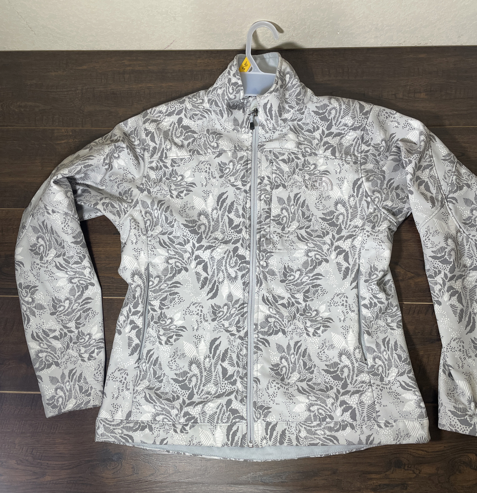 The North Face Floral Bionic Softshell Jacket, Wo… - image 3