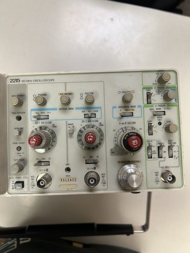Tektronix 2215 Analog Oscilloscope - Picture 7 of 9