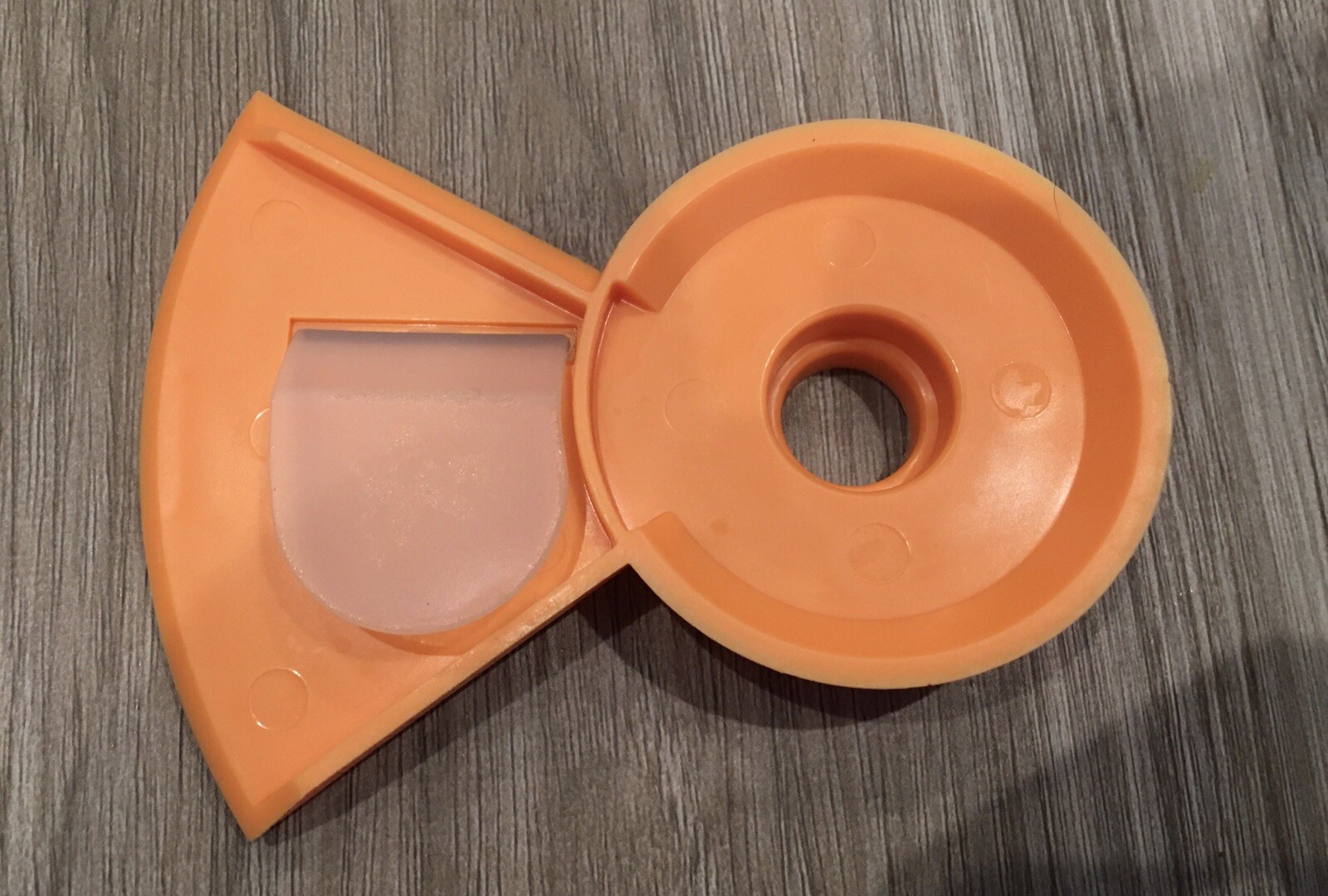 baby brezza locking cover with silicone scraper