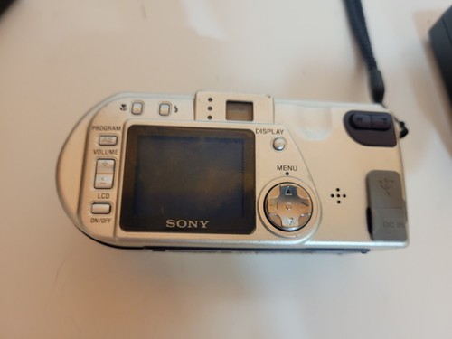 Sony Cyber-Shot DSC-P1 3.3MP 3x Zoom Digitalkamera - nicht getestet Akku ist leer - Bild 6 von 7