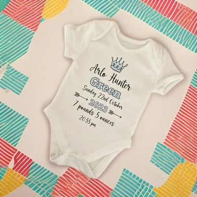 MILLY MOLLY MORLEY PERSONALISIERT Baby Jungen Kleidung Andenken Body Babygrow, einzigartiges neues Babygeschenk