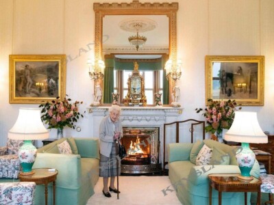 IHRE MAJESTÄT DIE KÖNIGIN ELIZABETH II ZWEI TAGE VOR IHREM TOD FOTO SELTEN