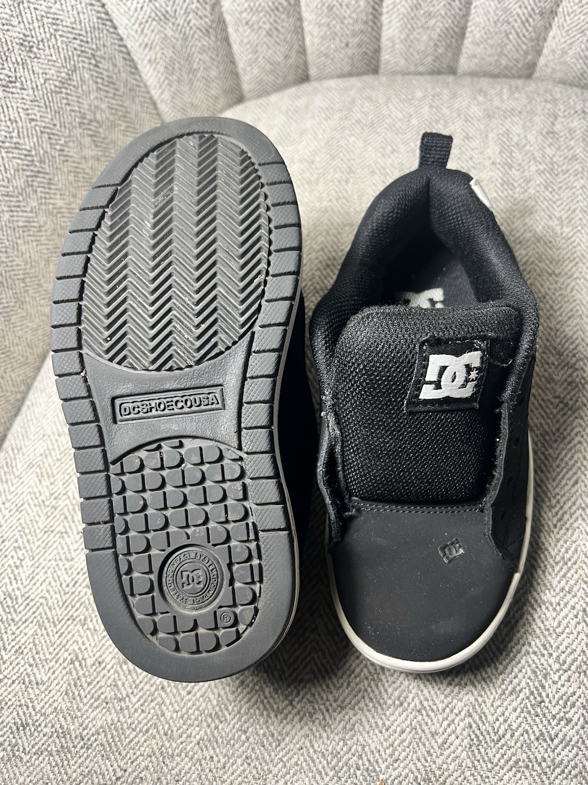 DC Court Graffik Skate Shoes – Youth Size 1 OBO image 6